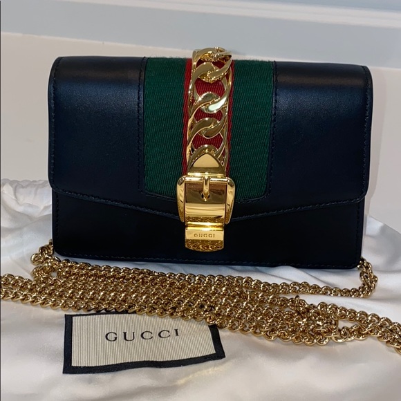 ❌SOLD❌Gucci - Sylvie leather super mini bag - Picture 2 of 10